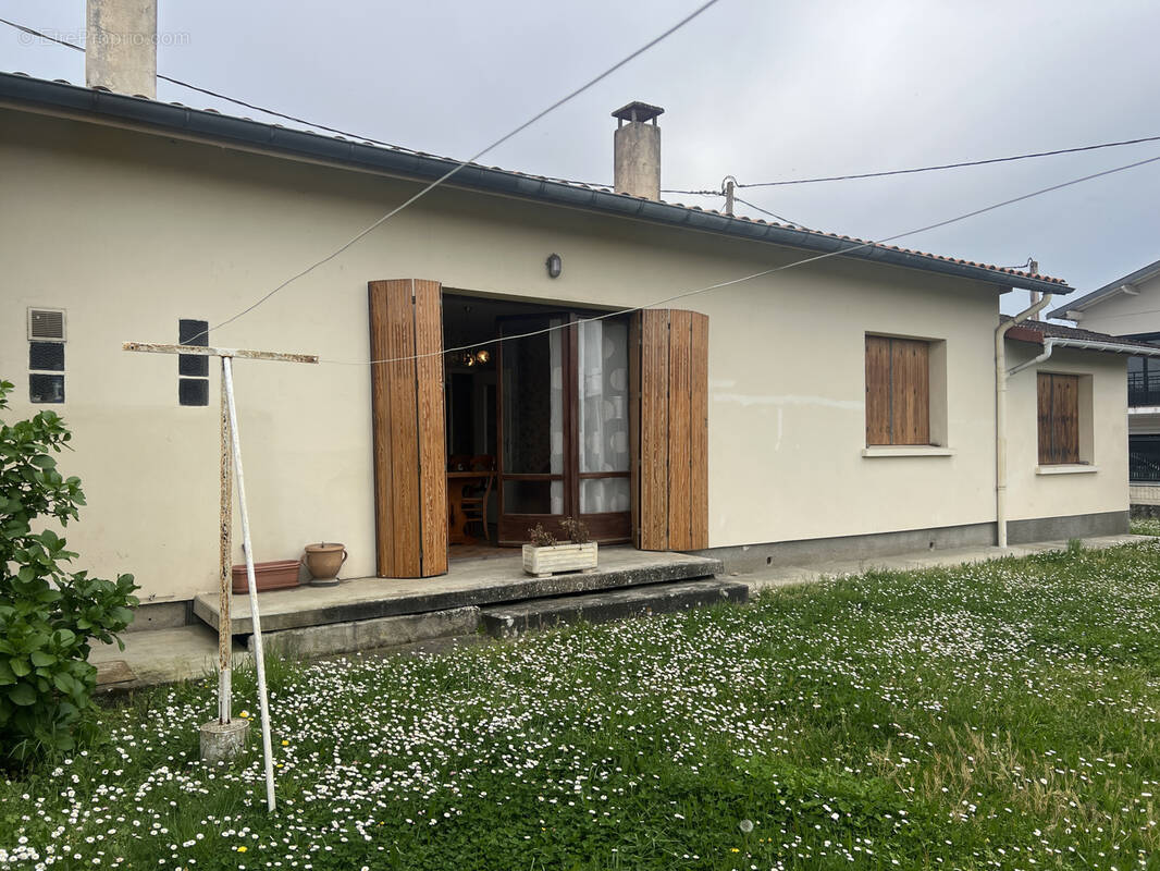 Maison à CAZERES