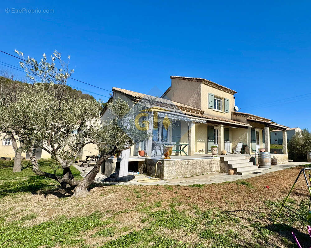 Maison à LAUDUN-L&#039;ARDOISE