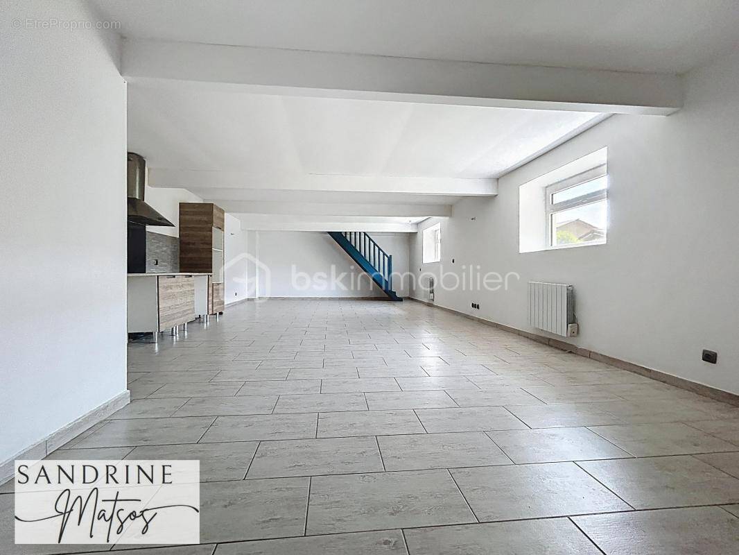 Appartement à CREMIEU