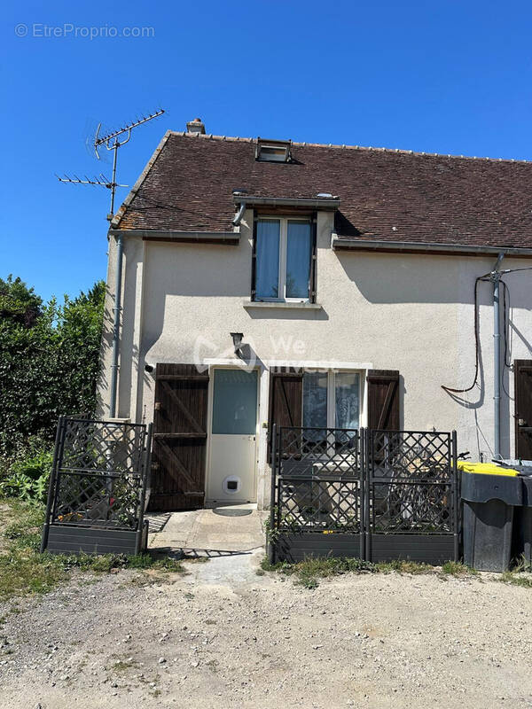 Maison à MOUROUX