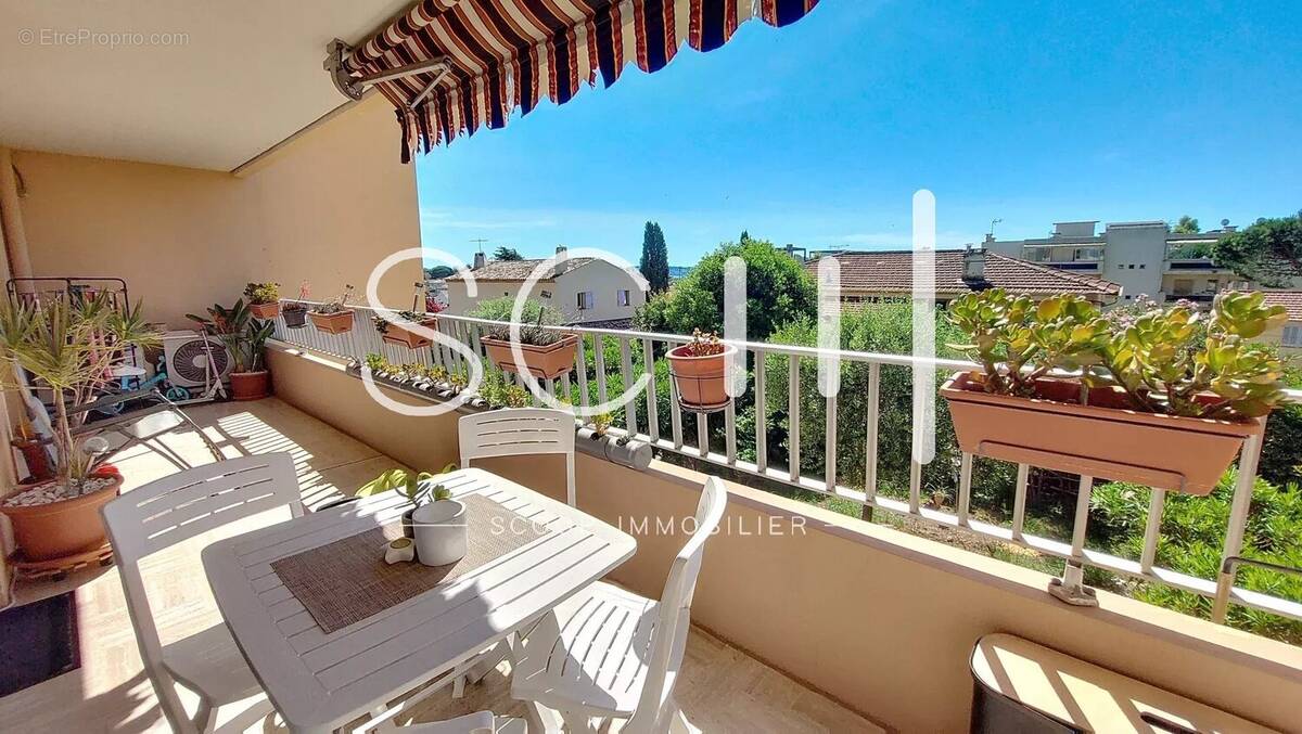 Appartement à VALLAURIS