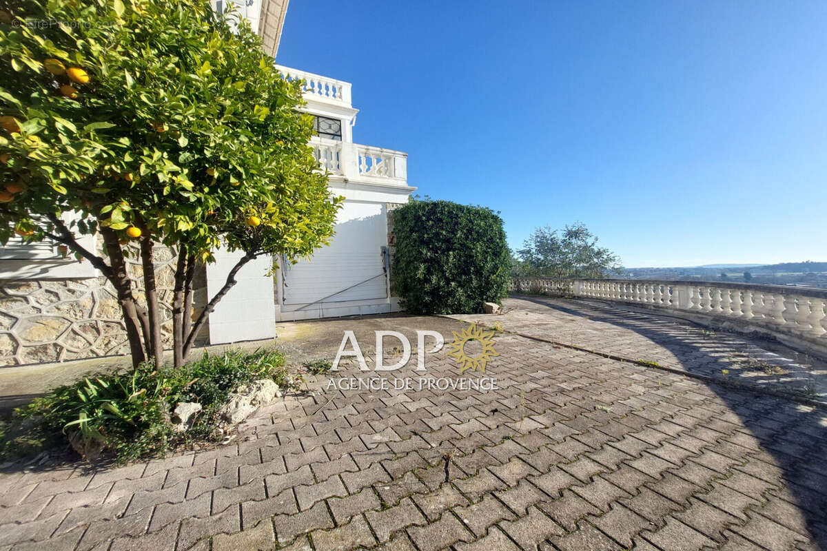 Appartement à MANDELIEU-LA-NAPOULE