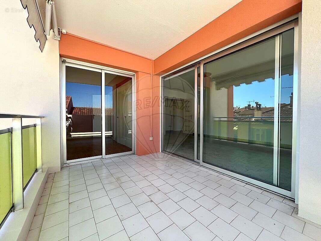 Appartement à VALLAURIS