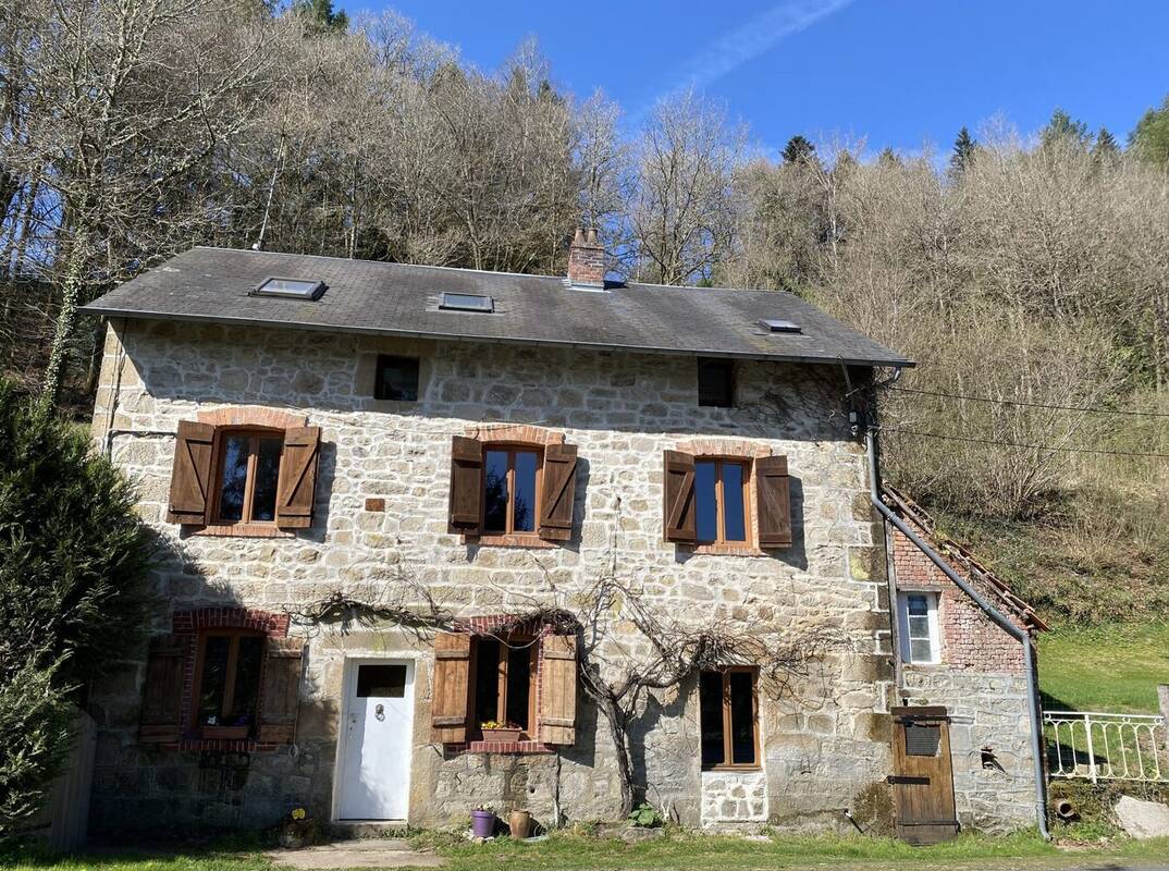 Maison à EYMOUTIERS