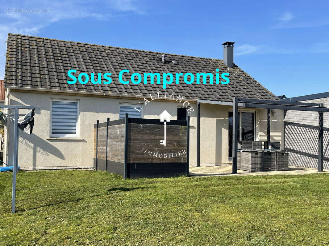 Maison à CROISILLES