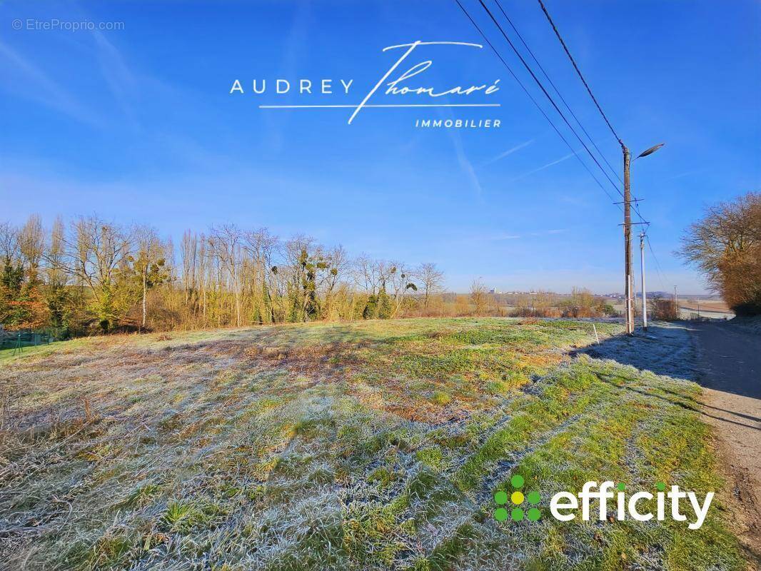 Terrain à MAREUIL-SUR-OURCQ