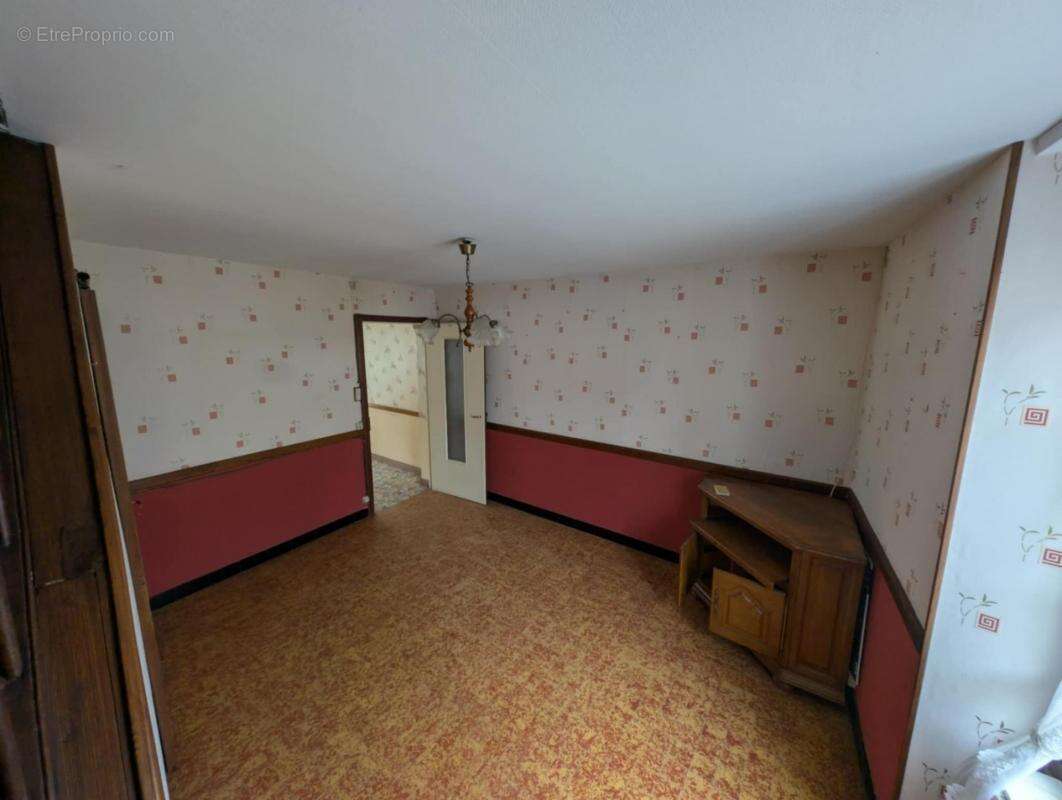 Maison à AVOISE