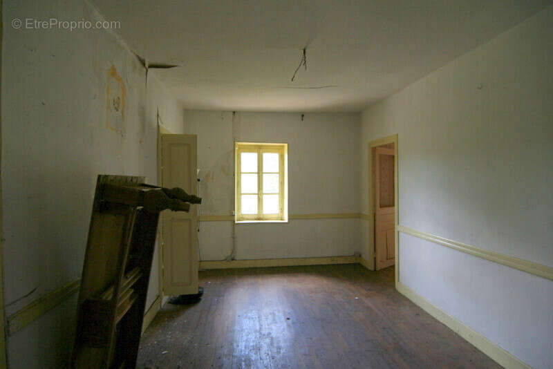 Maison à CHARBONNAT