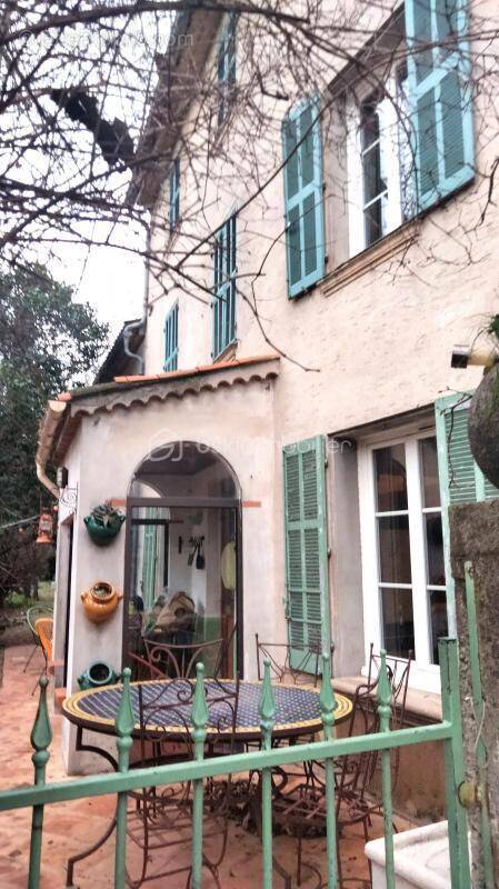 Maison à SOLLIES-TOUCAS