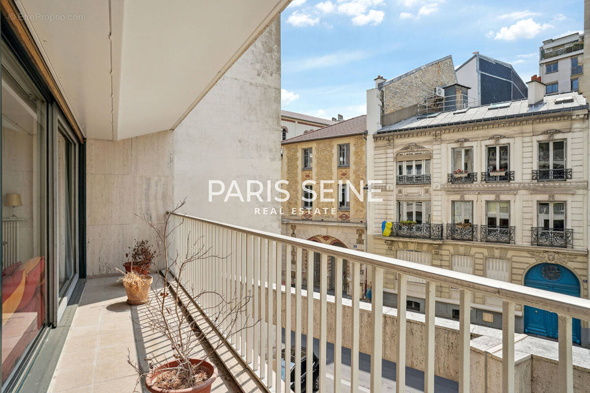 Appartement à PARIS-15E