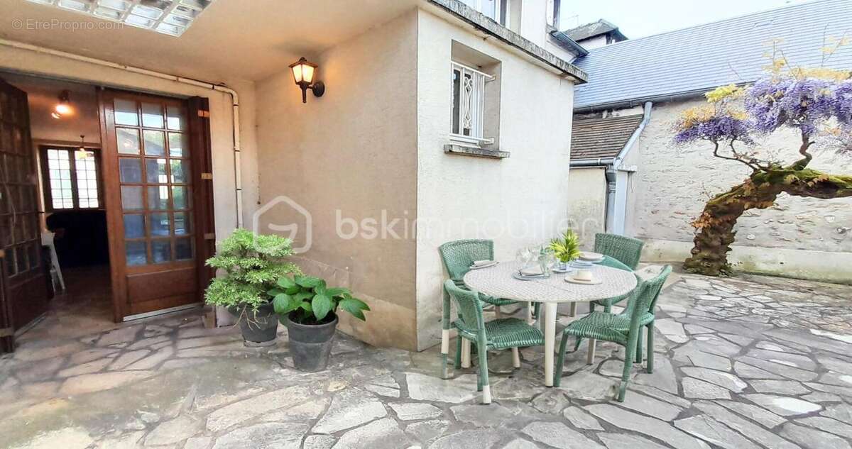 Maison à ETAMPES