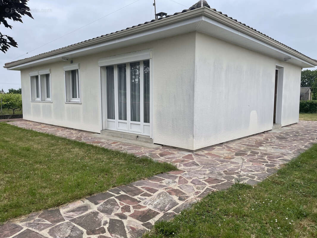 Maison à JAVREZAC