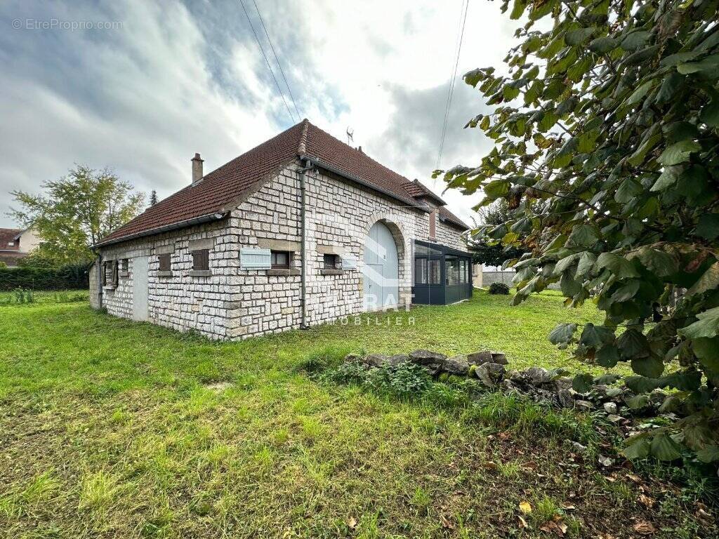 Maison à TAVAUX