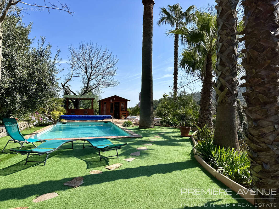 Maison à LA GARDE-FREINET