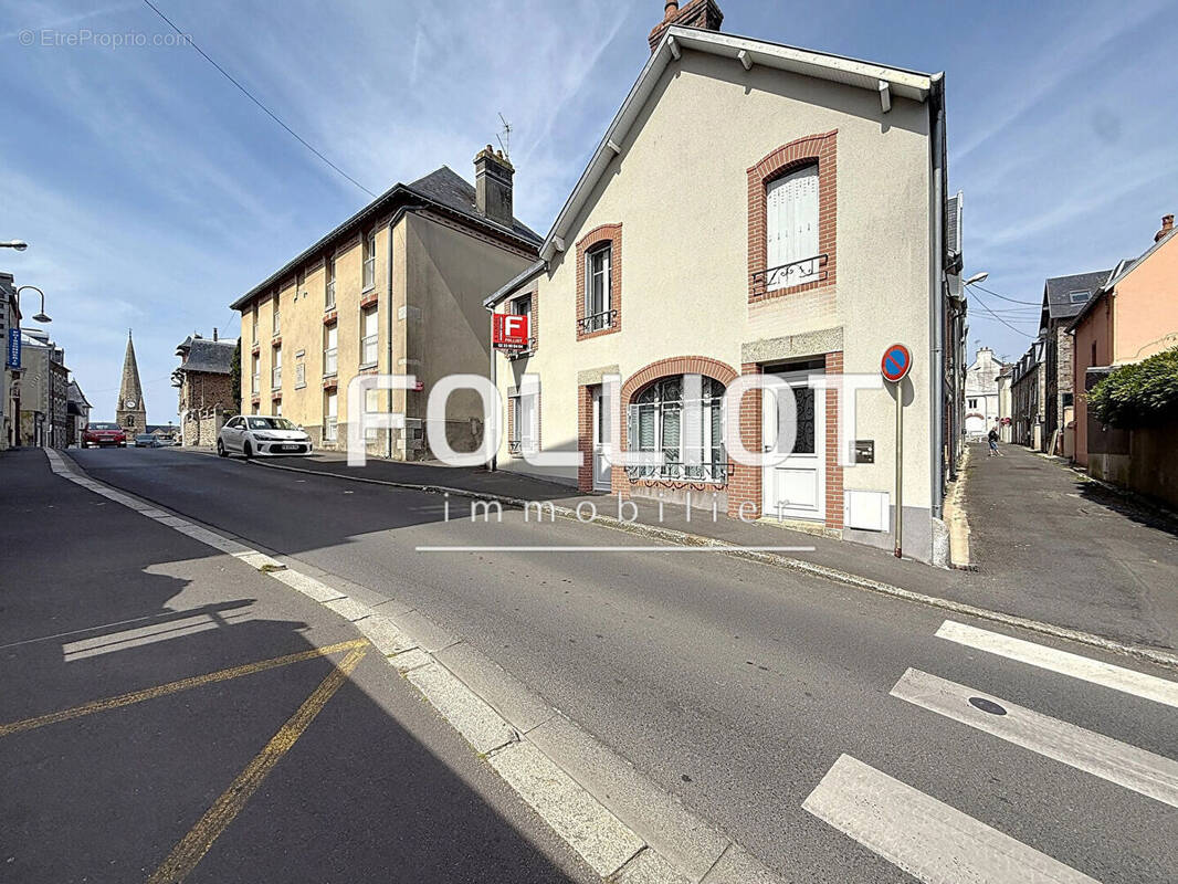 Maison à SAINT-PAIR-SUR-MER