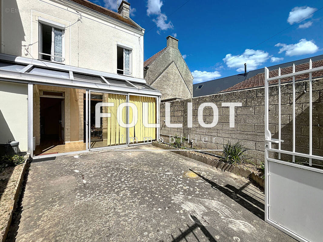 Maison à LION-SUR-MER