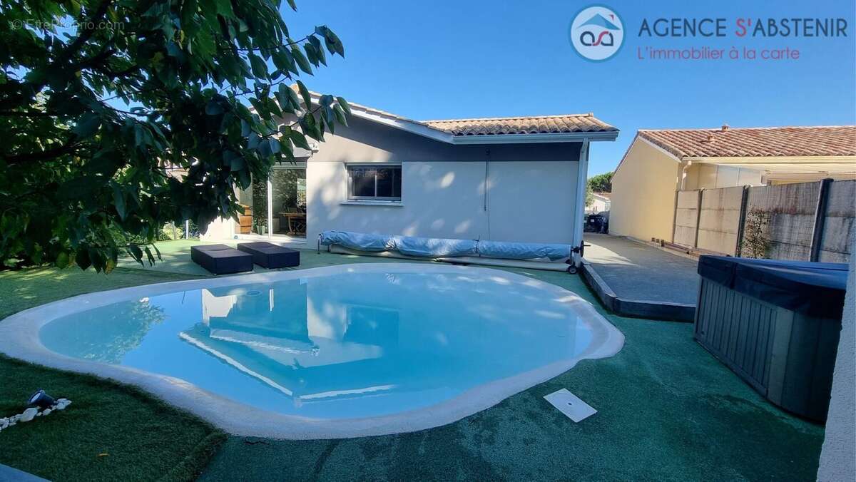 Maison à HOURTIN