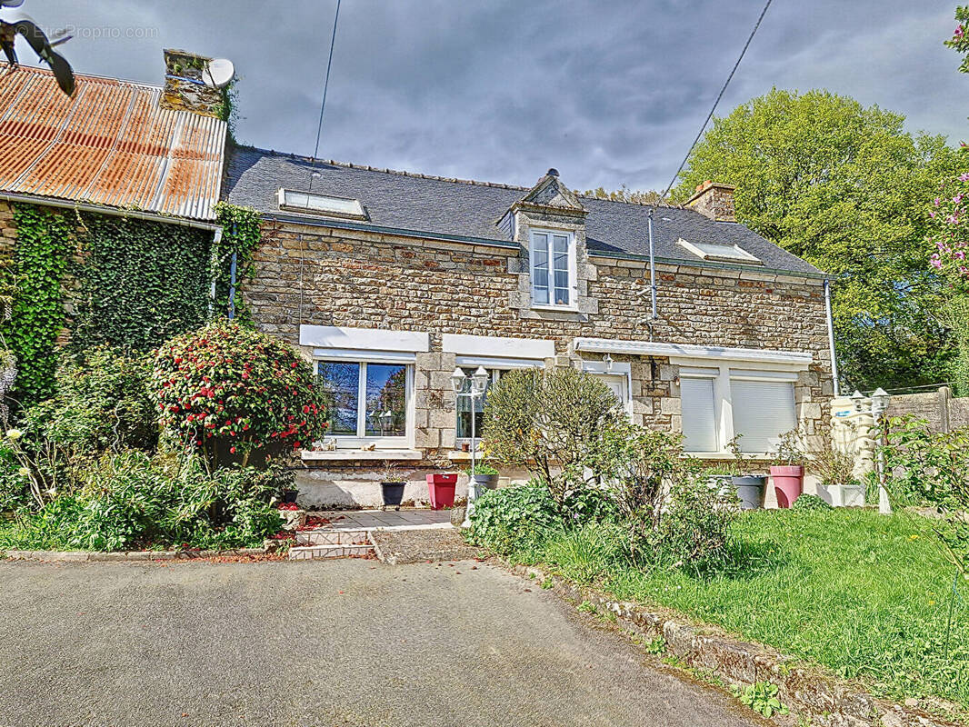 Maison à LE ROC-SAINT-ANDRE