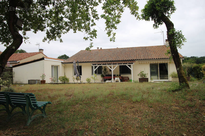 Maison à LE HAILLAN
