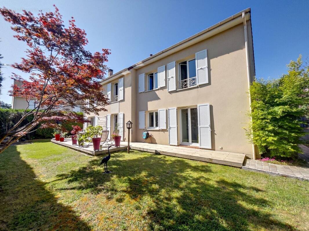 Maison à VERNEUIL-SUR-SEINE