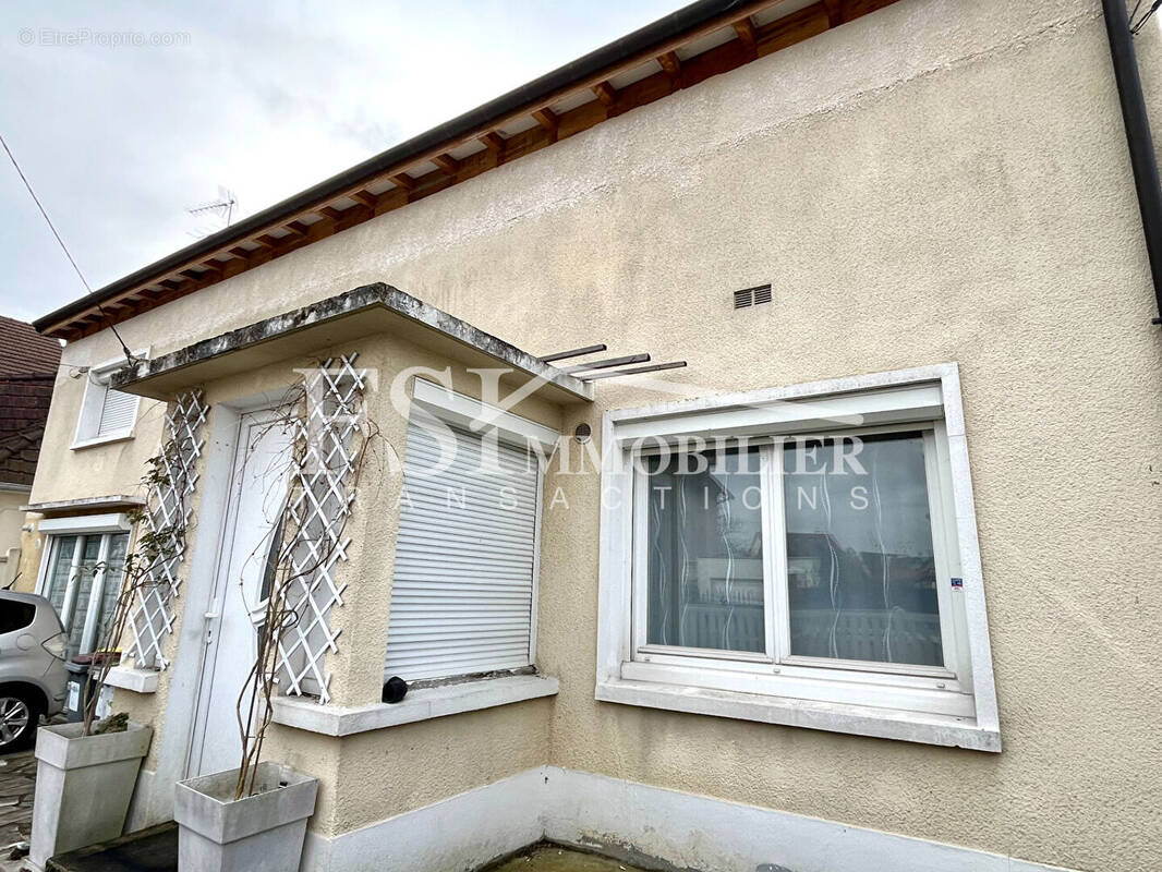 Maison à BEAUCHAMP