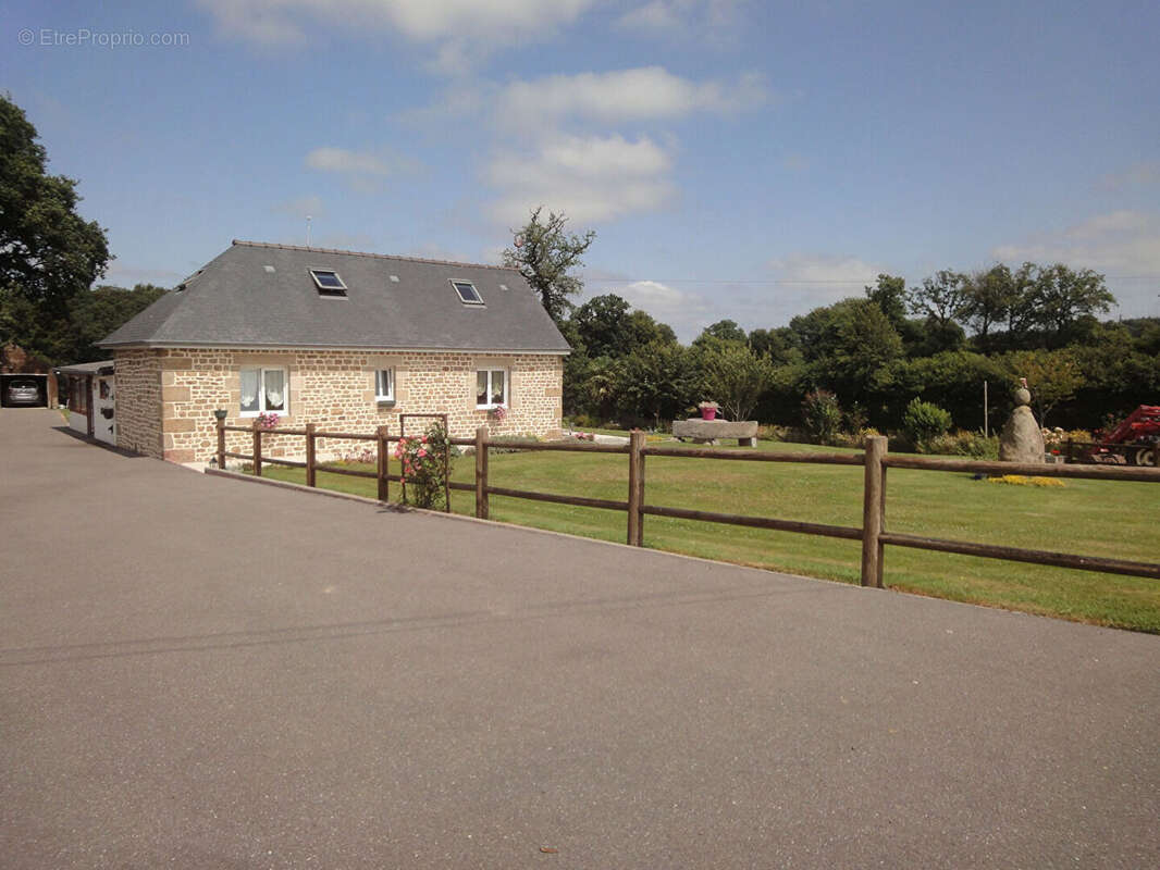 Maison à SAINT-SEVER-CALVADOS
