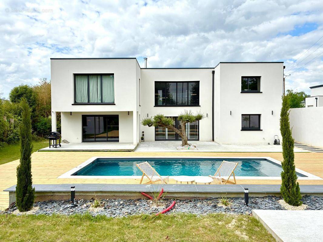 Maison à BRIOLLAY