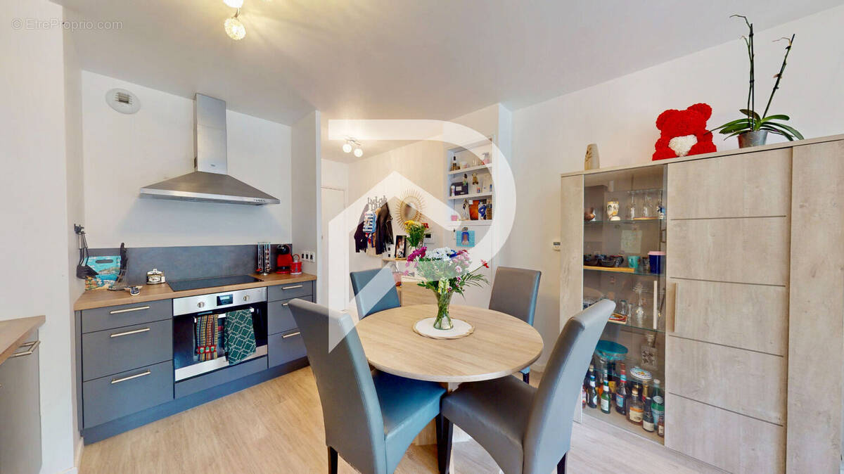 Appartement à HARDRICOURT