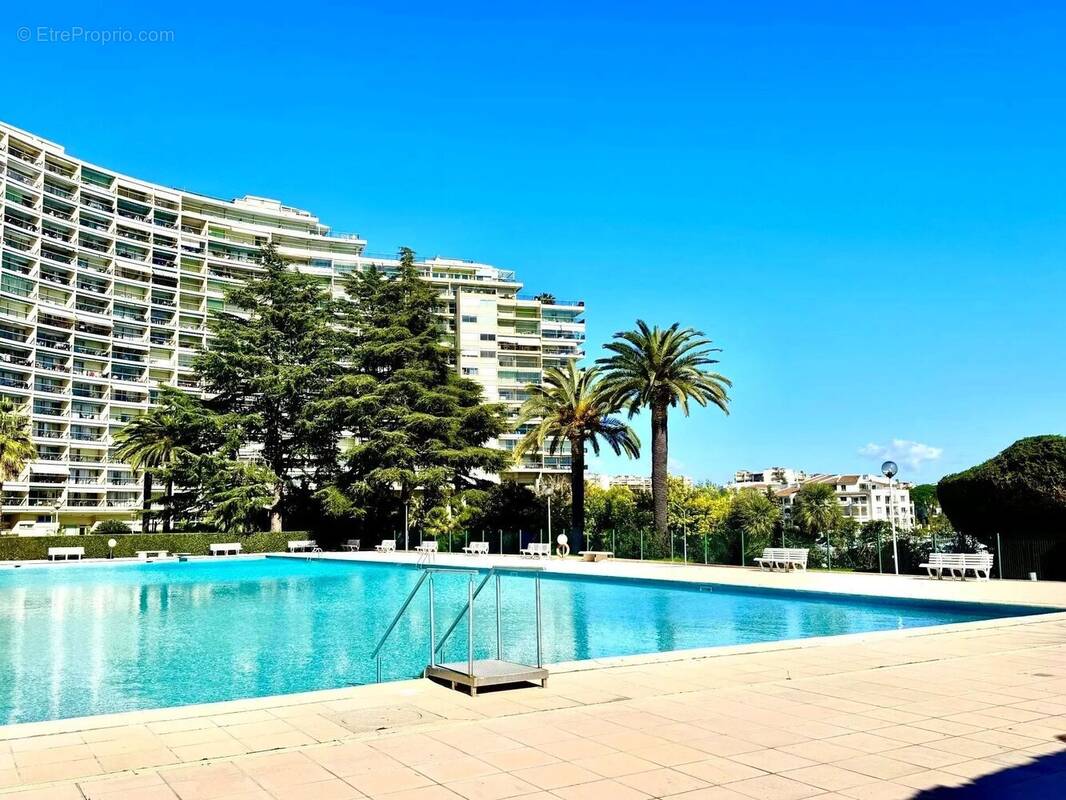 Appartement à MANDELIEU-LA-NAPOULE