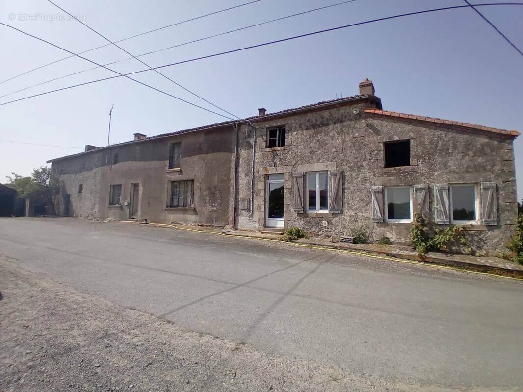 Maison à MAULEON