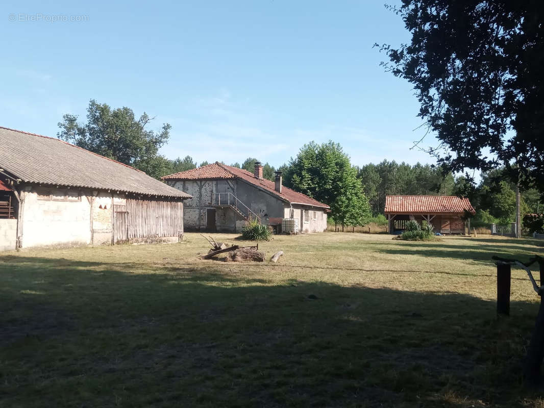 Maison à ESCOURCE