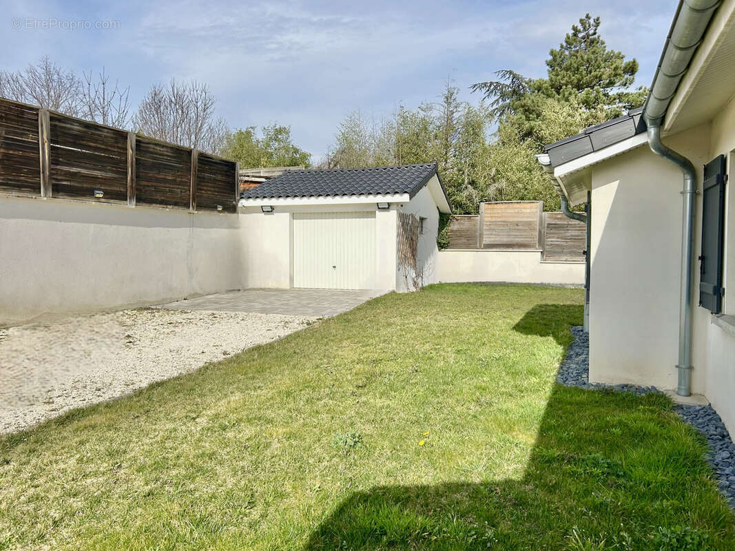 Maison à MARCY-L&#039;ETOILE