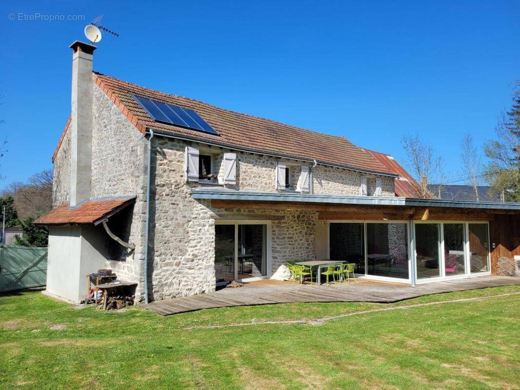Maison à BOUSSAC