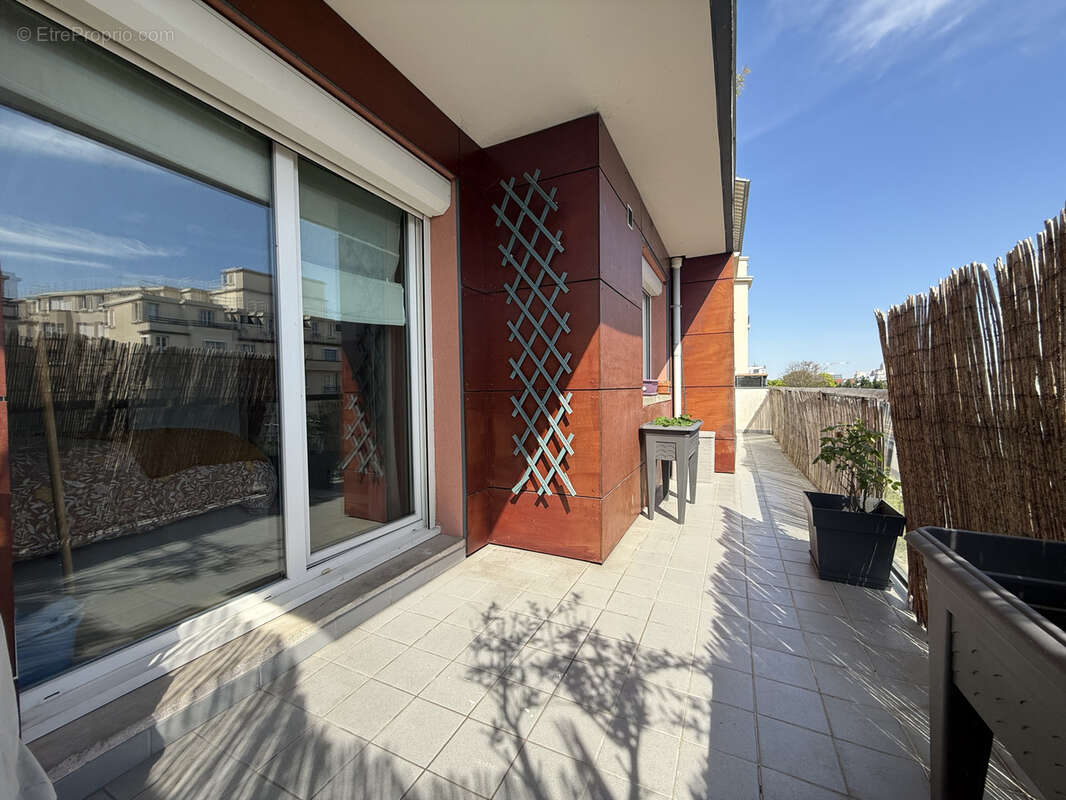 Appartement à COURBEVOIE