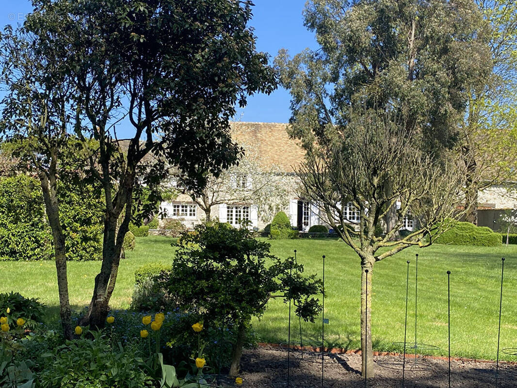 Maison à HOUDAN