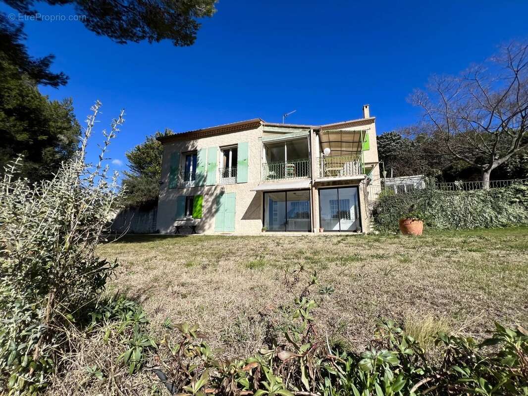 Maison à EGUILLES