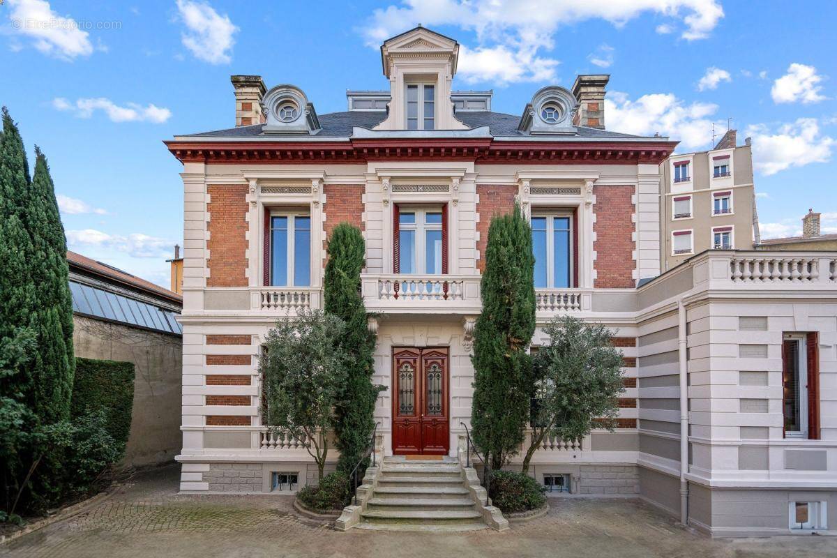 Maison à VILLEURBANNE