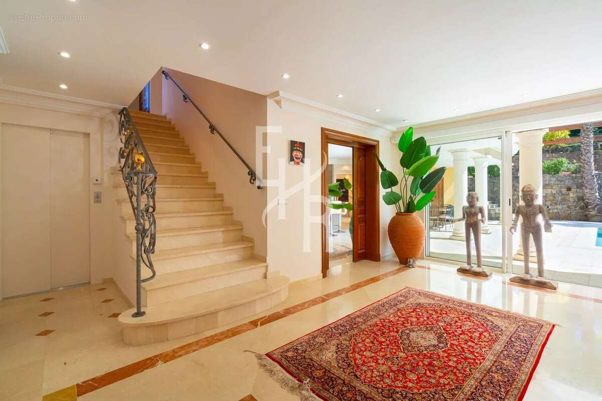 Maison à MOUGINS