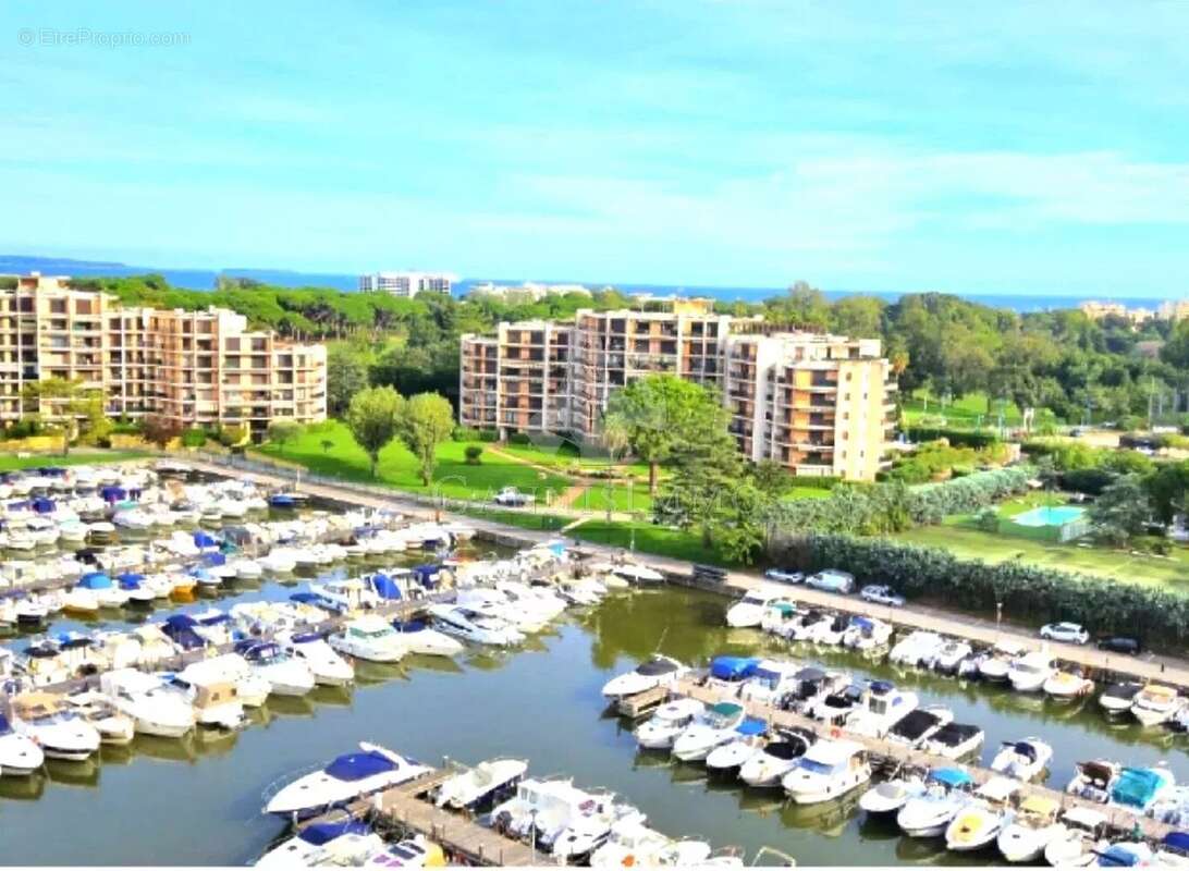 Appartement à MANDELIEU-LA-NAPOULE