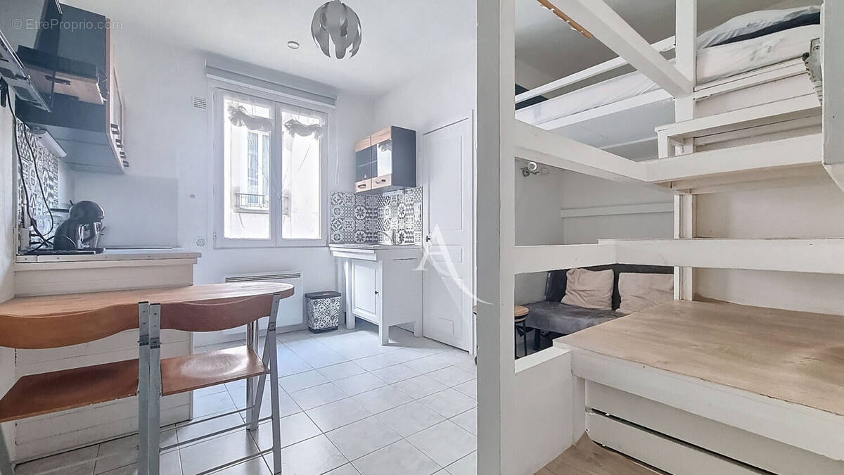 Appartement à LES LILAS