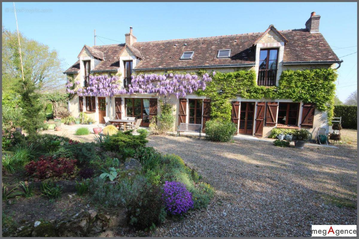 Maison à VERNEIL-LE-CHETIF