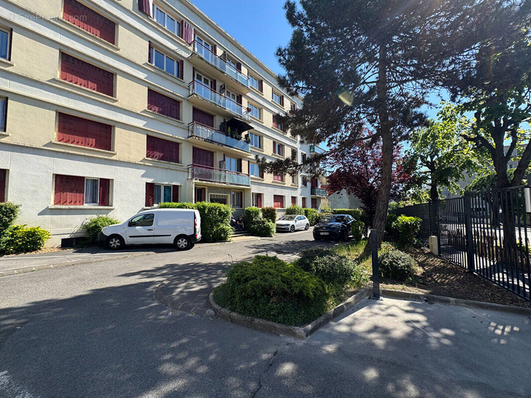 Appartement à VILLEMOMBLE