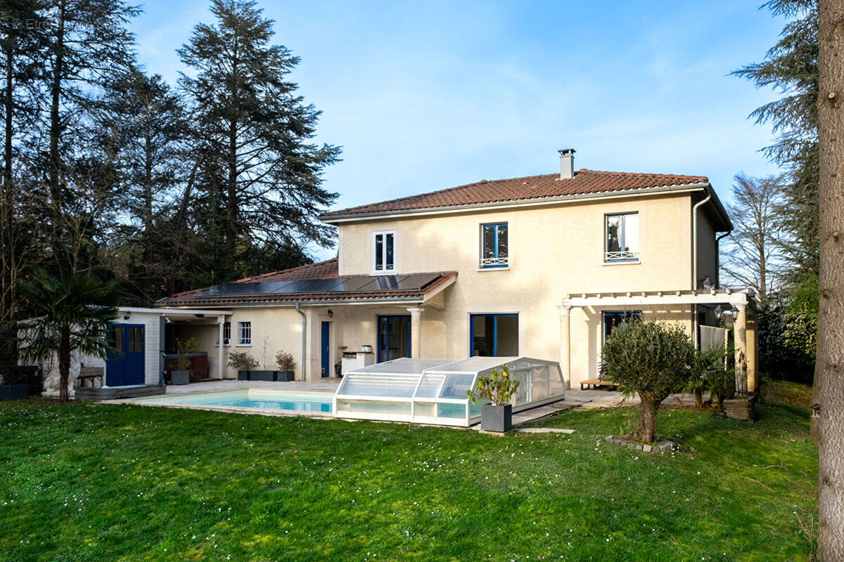 Maison à CHARBONNIERES-LES-BAINS