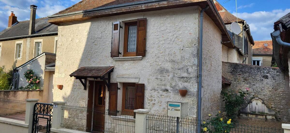 Photo 1 - Maison à VICQ-SUR-GARTEMPE