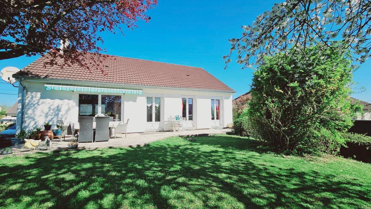 Maison à SAINT-DOULCHARD