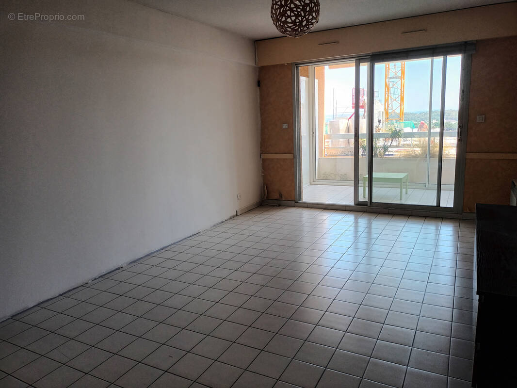 Appartement à BORMES-LES-MIMOSAS