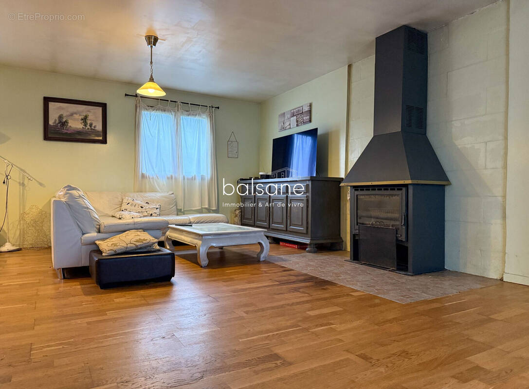 RDC - Séjour 48 m² - Maison à CAUDEBEC-LES-ELBEUF