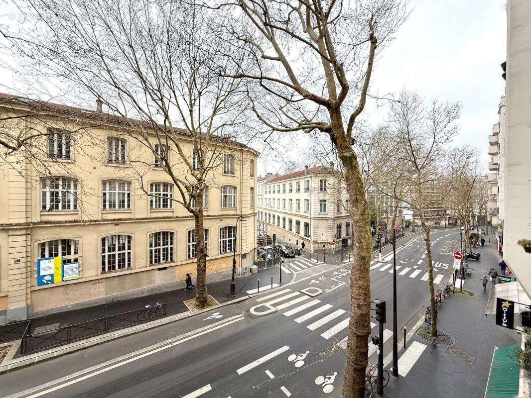 Appartement à PARIS-19E