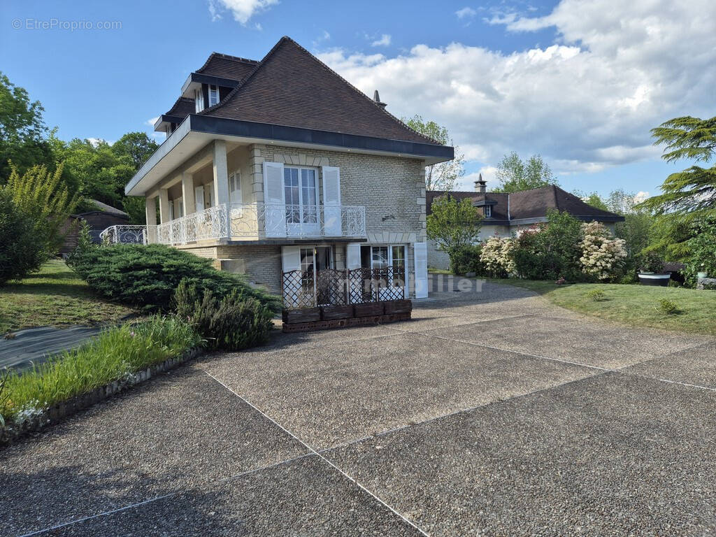 Maison à TURENNE