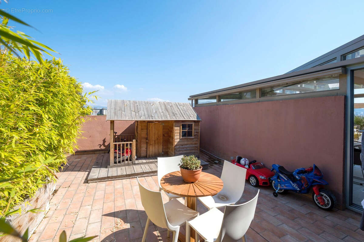 Appartement à MARSEILLE-8E